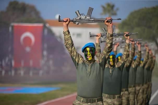 <p> "Sonsuza kadar vatan dediğimiz bu topraklar, güncel ve bölgesel gelişmelerle birlikte bugün dahil kan ve gözyaşıyla yoğrulmakta olan çok zorlu ancak önemli bir coğrafyanın merkezinde yer almaktadır</p>