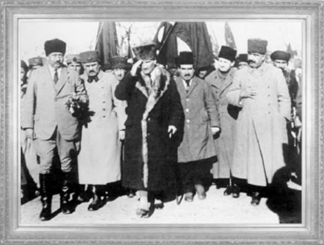 Gazi Mustafa Kemal Paşa İzmir yolunda (1923)