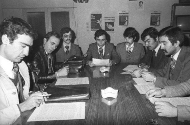 Ülkü Ocakları Genel Başkanı Muhsin Yazıcıoğlu, basın toplantısı düzenledi. (20.10.1977)