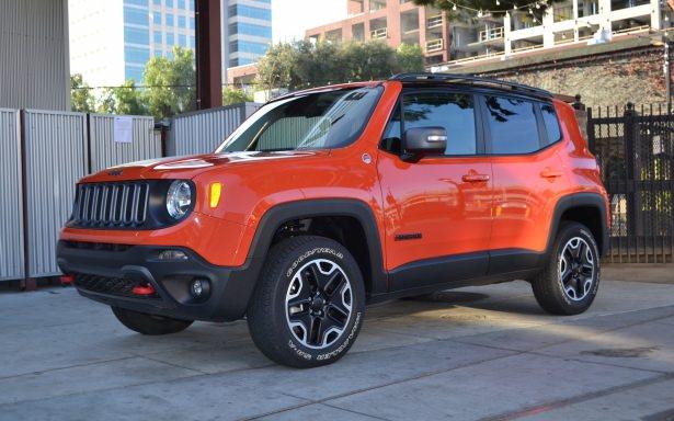 <p>Jeep</p>
<p> </p>
<p>Jeep, mart satış kampanyasıyla müşterilerine en avantajlı koşullarla Jeep sahibi olma fırsatı sunuyor. Koç Fiat Kredi’nin sunduğu avantajlı kredi imkânlarının ön plana çıktığı kampanya kapsamında Jeep Renegade modeli için faizsiz 30 bin TL’ye kadar 15 ay vadeli kredi sunuyor.</p>