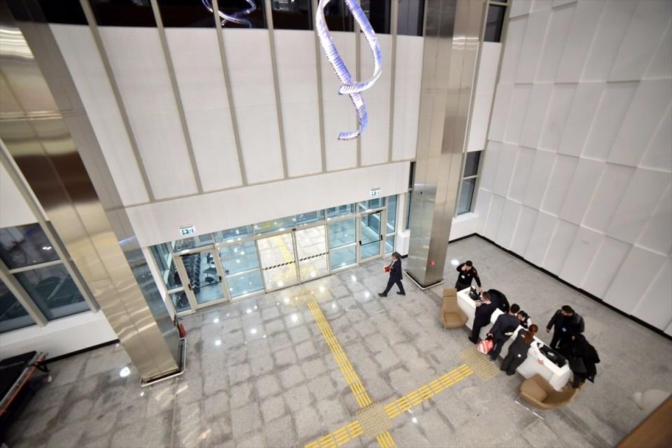 <p>Türk sosyokültürel yaşamına uygun ola­rak dizayn edildi.</p>

<p> </p>
