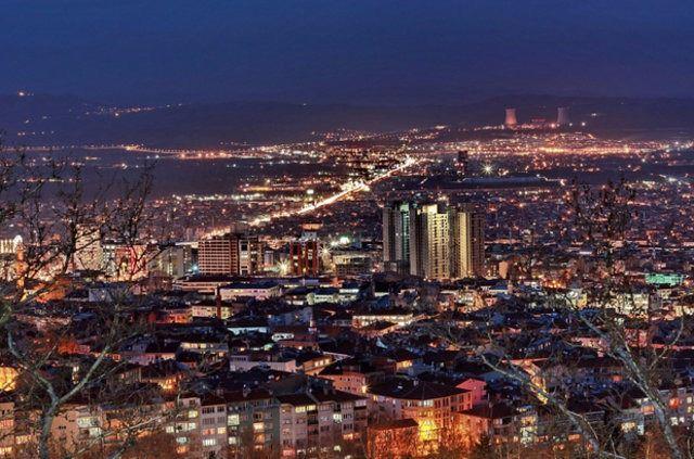 <p><strong>Bursa</strong></p>
<p>2015 nüfusu: 2.842.547 kişi.</p>
<p>2016 nüfusu: 2.901.396 kişi.</p>
<p>Değişim(%): 2,07</p>