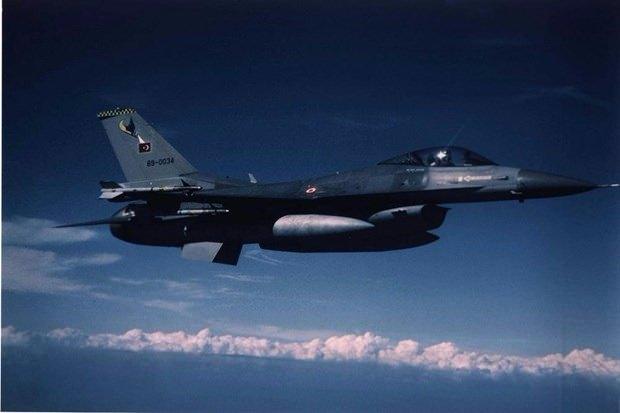 <p><strong>6 Kasım 2003, Tokat - Zile</strong><br />
<br />
Merzifon Üssü'nden kalkan uçak motor arızası nedeniyle düştü. Pilot paraşütle atlayarak kurtuldu.</p>
<p> </p>
<p> </p>