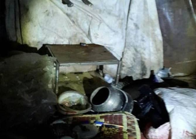 <p>30 şişe kolonya, 20 adet oda spreyi, 15 adet streç film, 2 adet tavla, 2 adet satranç takımı, 1 adet domino takımı, 1 adet balta, 5 adet çaydanlık, 2 adet düdüklü tencere, 400 adet 100’lük ıslak mendil, 25 kg kireç, 300 adet küçük pil, 300 adet büyük pil, 2 adet gaz ocağı, 2 adet beyaz renkli tulum kıyafet, 10 adet battaniye, 1 adet mat, 2 adet iç çamaşırı,</p>