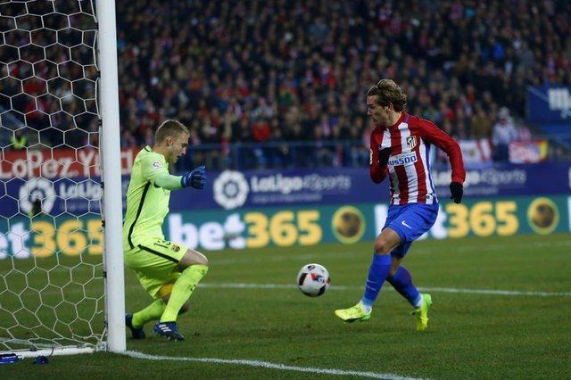 <p><strong>JASPER CILLESSEN</strong></p>

<p>AJAX'TAN 13 MİLYON EURO'YA</p>
