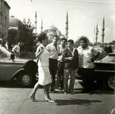 <p>"Şoförler Kralı" filminden bir sahne (1964 - Sultanahmet)</p>