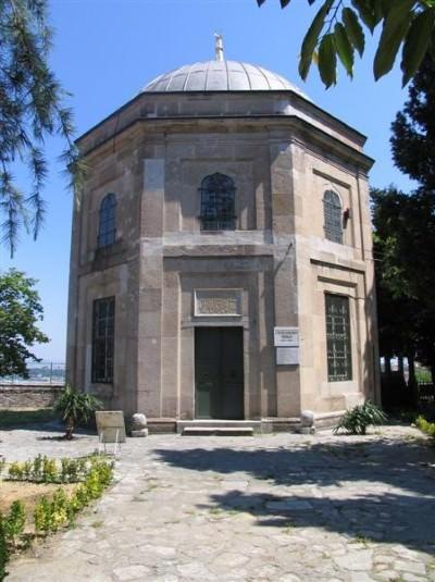 <p>Sultan Abdülmecid Han Türbesi</p>
<p>Sultan Selim Camii bahçesi Yavuz Sultan Selim Han türbesi yanı - Fatih</p>
