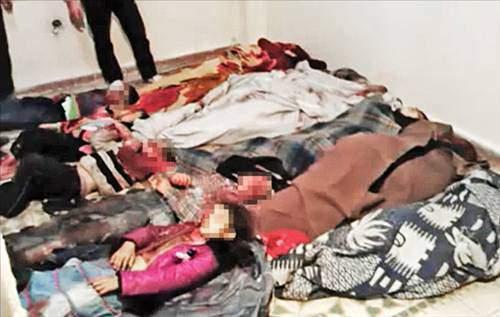 AK-47 silahlar ve palalar taşıyan Şebbihalar toplu cinayetlerini gerçekleştirirken, hükümet de bu şekilde katliamlarda rolünün olmadığını iddia etme imkanı buluyor.