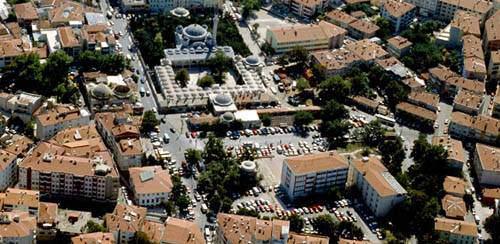 <p>Lüleburgaz Nüfusu:132.912 Bağlı olduğu il: KırklareliNazilli Nüfusu: 145.963 Bağlı olduğu il: Aydın</p>
