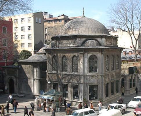 <p>Sultan I. Adbülhamid Han Türbesi</p>
<p>Hobyar Mahallesi Bahçekapı - Fatih</p>