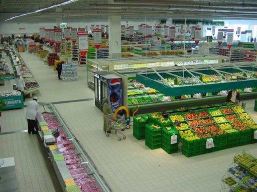 Perakende sektörü 2012 yılında ücret artışını yüzde 9,2 belirlerken, 2013 yılında bu oran yüzde 9,4’e çıktı.
