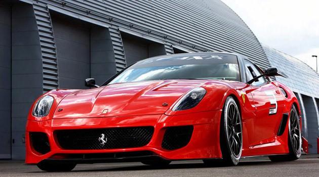 Ferrari 599XXC: İtalya menşeli otomobil V12 motorla 700 hp güç üretiyor. 100 kilometre hıza ise 2,9 saniyede oluşan otomobilin fiyatı ise 2 milyon dolardna fazla olacak.