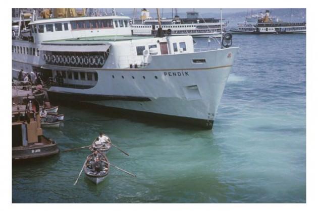 <p>Indiana Üniversitesi, Charles W. Cushman fotoğraf koleksiyonundan eski İstanbul fotoğrafları çıktı. Günümüze kıyasla daha tenha görülen İstanbul'un bu fotoğrafları 1965 yılında çekilmiş.</p>