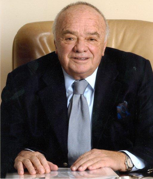 <p>Şarık Tara - 2.9 milyar dolar</p>
