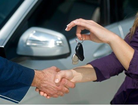 <p>Yılın ilk çeyreğinde, Dacia'nın 5, Hyundai'nin 4, Fiat'ın 3, Peugeot ve Ford'un 2'şer, Renault, Citroen, Mitsubishi, Toyota ve Volkswagen'in birer olmak üzere 10 markaya ait 21 model, 40 bin liranın altındaki fiyatlarla satılırken, ikinci çeyreğin sonunda fiyatları 40 bin liranın altında seyreden sadece 8 markaya ait 12 model kaldı.<br />
<br />
Bazı markalarda ise küçük sınıfta bile bu fiyatın altında araç bulunmuyor.<br />
<br />
Yerli ve yabancı otomobil markalarının en düşük fiyatlı bazı modelleri şöyle:</p>