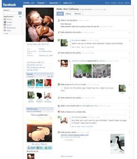 Facebook (2008) Artık Facebook yavaş yavaş detaylara ağırlık vermeye başladı. 2008 yılı itibariyle tasarımı da değişen sitenin ilk halini pek çok Türk kullanıcı da hatırlayacaktır; zira Facebook özellikle 2007 sonrası bu dönemlerde Türkiye'de patlamış ve kullanıcılar ilk olarak bu sayfayla karşılaşmıştı.