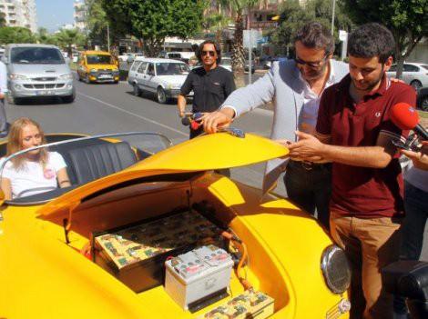 Antalya yollarında ilk elektirikli spor otomobili tanıtıldı...