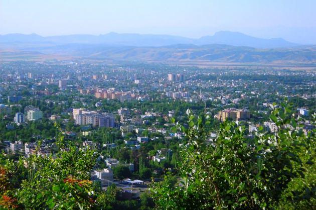 <p>Osmaniye: 329 bin 16 seçmen, bin 141 sandıkta oy kullanacak.</p>