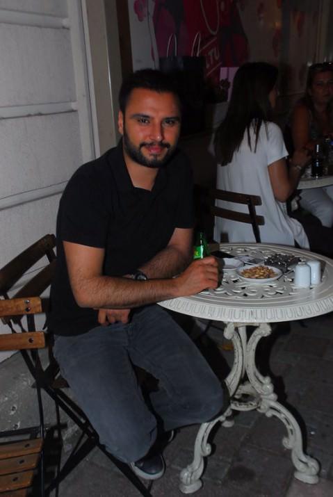 <p><strong>Ali Şan</strong><br />Mekanın cennet olsun,Fenerbahce'mızın ve Spor camıasının bası sagolsun..Baba'mın kardesıme ısmını koydugu buyuk kaptan Selcuk Yula gule gule</p>