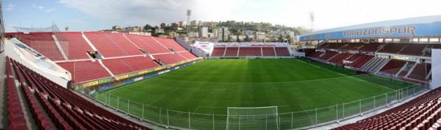 <p>Stad adını, şehrin ilk beden öğretmeni Hüseyin Avni Aker'den almaktadır.</p>