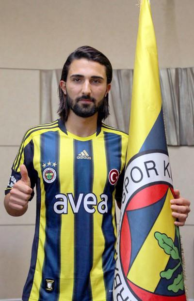 HASAN ALİ KALDIRIM (FENERBAHÇE) Ziegler'in ardından Fenerbahçe'nin sol bek mevkii Kayserispor'dan alınan Hasan Ali Kaldırım'a emanet olacak.
