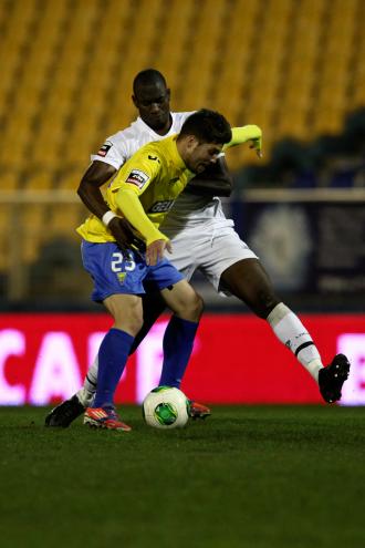 <p>Trabzonspor'un, Portekiz Ligi'nin Estoril takımında forma giyen Luis Leal isimli santrforu mercek altına aldığı ifade edildi</p>