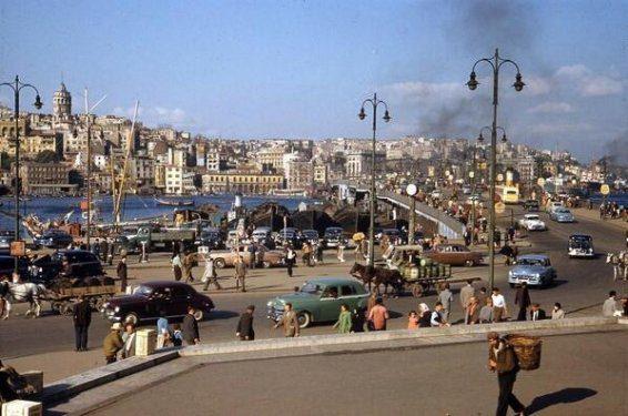 <p>Eminönü'nden Galata'ya bakış (1950'li yıllar)</p>