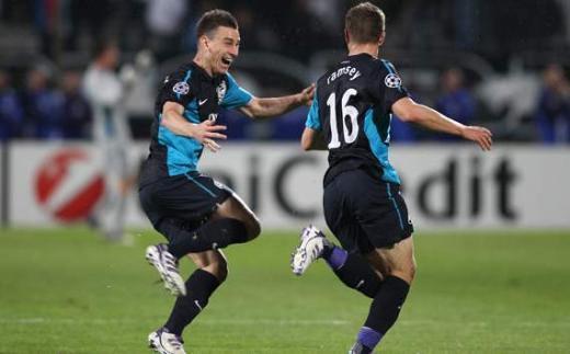 Tarih 19 Ekim 2011: Galli oyuncu, Şampiyonlar Ligi'nde Marsilya'yı 1-0 mağlup ettikleri karşılaşmada yine takımının tek golünü attı.