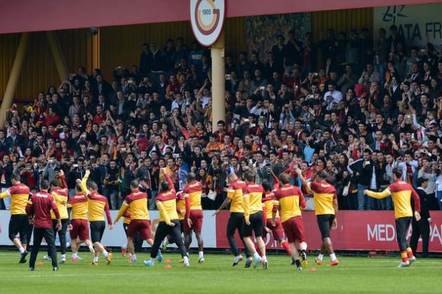 <p>Tunceli: %37 GS - %29 FB - %24 BJK</p>