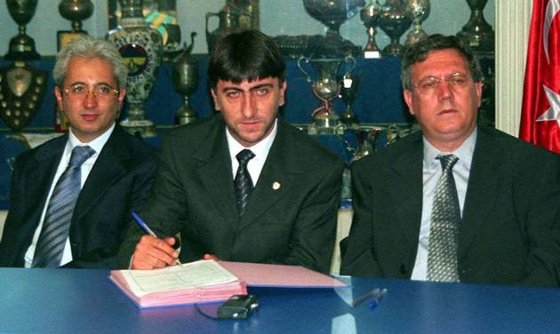 Löw'ün ayrılmasıyla teknik direktör arayışına başlayan Fenerbahçe, Rıdvan Dilmen ile anlaşmaya vardı. 1999 yılının haziran ayında sözleşme imzalayan Rıdvan Dilmen, Aziz Yıldırım'ın başkanlık döneminde teknik direktörlük görevine getirdiği ilk teknik adam olarak tarihteki yerini aldı.