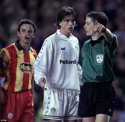 Leeds United-Galatasaray Galatasaray, 1999-2000 sezonunda UEFA Kupası yarı finalinde Leeds United ile eşleşti. Sarı-kırmızılı ekip ilk maçta rakibini İstanbul'da 2-0 mağlup etti. İngiltere'deki rövanş maçında sahadan 2-2'lik eşitlikle ayrılan Galatasaray, finale yükseldi.