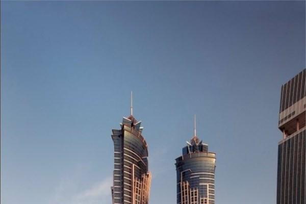 <p><strong>JW Marriott Marquis- Dubai<br /></strong><br />Dubai'de yer alan otelin yüksekliği 355 metre.</p>