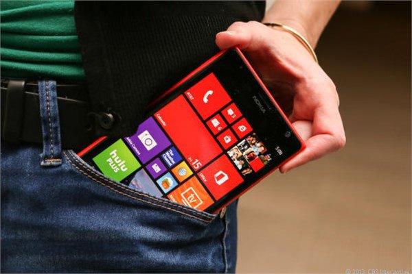 <p><strong>12. Nokia Lumia 1520</strong></p>
<p>Nokia'nın piyasaya sürdüğü bu model, ilk Windows "phablet" olma özelliğini taşıyor.</p>