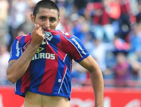 <p><strong>Alan Ruiz (Orta ofans)</strong><br />
<br />
San Lorenzo ==> Sporting Lizbon 5,30 milyon euro</p>