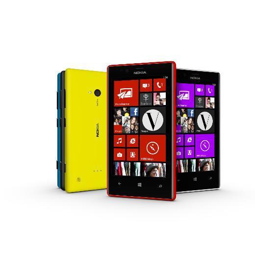 Nokia'nın bir diğer akıllı telefonu ise Lumia 720'ydi. Orta seviye akıllı telefon kategorisinde yer alan Lumia 720, 4.3 inç'lik bir ekrana sahip.  Windows Phone 8 işletim sistemini kullanan cihazın dokunmatik ekran hassasiyeti ise yüksek ve oldukça hızlı tepki veriyor. 