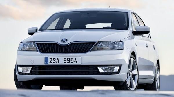 <p><strong>Skoda Rapid hacim büyüttü</strong><br /><span style="line-height: 13pt;">Frankfurt Otomobil Fuarı'nın Skoda sürprizi küçük sedan Rapid'in station karoser seçeneği olacak. Geniş bagaj hacmi ve şık hatlarıyla beğeni toplayacak Rapid Spaceback'in dünya promiyeri Frankfurt'ta yapılacak.</span></p>