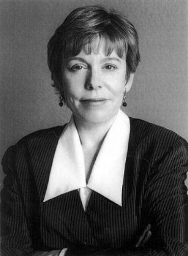 Karen Armstrong 'Çocuklara çok merhametliydi. Çocuklar da O`nu çok seviyorlardı. Şehre her dönüşünde çocuklar O`nu sevgiyle kucaklıyorlardı. O dünya tarihini değiştirmiş zeki, karizmatik bir liderdi.'