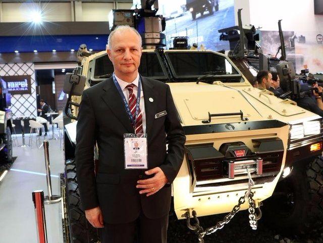 <p><strong>NUROL MAKİNA BİRÇOK İLKE İMZA ATIYOR</strong></p>

<p>Nurol Makina bu yıl da FNSS ile yan yana yer alıyor. TÜYAP'ta gerçekleşen IDEF 2017 fuarında, Nurol Makina standında ülkenin en gözde 4x4 aracı Ejder Yalçın ve yeni zırhlı aracı NMS'nin yanında sergilenen araçların tanıtımı yapıldı. Stantta yer alan bir başka araç ise kullanıcı ihtiyaçlarına göre yenilenen Ilgaz II. Firmanın ilk defa sergilediği araçlardan birisi olan Ejder Kunter Zırhlı Personel Taşıyıcı aracı, yeni geliştirilen bir personel taşıma aracı olup, bu araç güvenlik güçleri tarafından yüksek performans ile kullanılan Ejder TOMA araçları aynı şasiye sahiptir. Nurol Makina ve Sanayi Genel Müdür Yardımcısı Dr. Anıl Karel araçlar hakkında bilgi verdi.</p>
