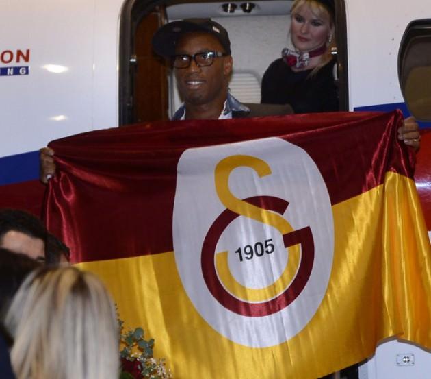 Abdurrahim Albayrak : "Drogba gibi bir ismi Türkiye'ye getirmek çok önemli. Umarım onu da HAKSIZ yere cezalandırmazlar."