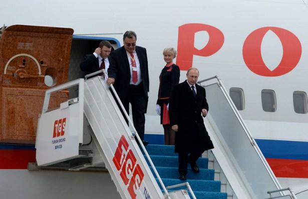 <p>Rusya Devlet Başkanı Putin beklenen ziyareti gerçekleştirmek üzere Türkiye'ye geldi. Ziyaret öncesi ise jest niteliğinde bir onay çıktı.</p>
