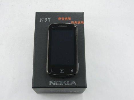 <p>Nokla N97</p>

<p>Çin'li kloncuların harikası, gelecekten bir telefon: Nokla N97. Daha çıkmamış Nokia N97'nin klonu olan Nokla N97'de görülebilir bir tuş takımı yok.</p>

