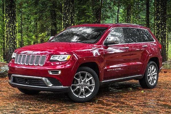 <p><strong>Jeep Grand Cherokee</strong><br /><span style="line-height: 13pt;">70 yıllık bir geçmişe sahip olan Jeep'in 2014 Grand Cherokee modeli, kar ve buzla kaplı yollarda kolaylıkla ilerleyebiliyor.</span></p>