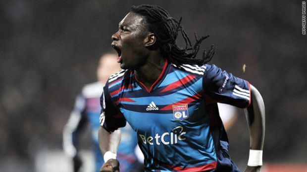 <p><strong>Bafetimbi Gomis, Lyon</strong><br />Lyon'da sezona kenarda başlayan Gomis, sonrasında forma giydiği 26 maçta 11 gol attı. 28 yaşındaki futbolcunun talibi çok. Almanya, Fransa ve İngiltere'den talipleri olan futbolcuyla Beşiktaş da yakından ilgileniyor.</p>