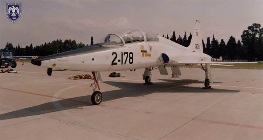 <p><strong>T-38 ARI</strong><br />
Hava Kuvvetleri Komutanlığında jet motorlu eğitim uçağı olan T-38 ARI uçağından 68 adet bulunuyor.</p>
