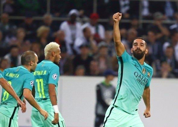 <p>Galatasaray ile 2010-2011 sezonunda 19 maçta attığı 16 golle yüzde 31 gol performansı yakalayan Arda Turan, 2008-2009 yılında ise 46 maçta 11 gol atmış ve yüzde 28'lik ortalama tutturmuştu.</p>
<p> </p>