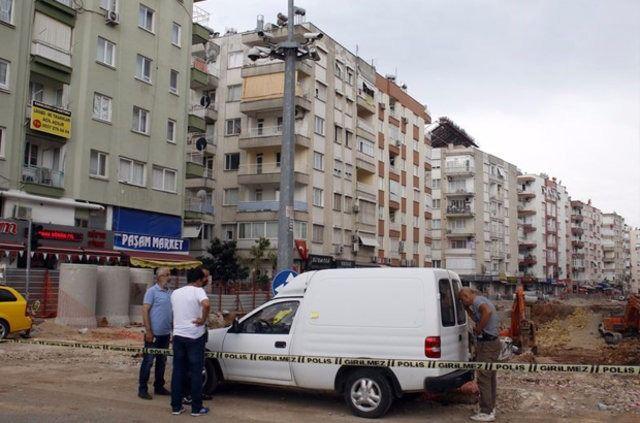 <p>Kamyonet uzman ekipler tarafından incelenirken, aracın sahibine 45 dakika sonra ulaşıldı.</p>

<p> </p>
