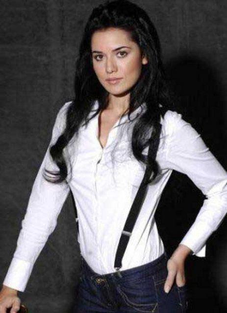 <p>Fahriye Evcen</p>
