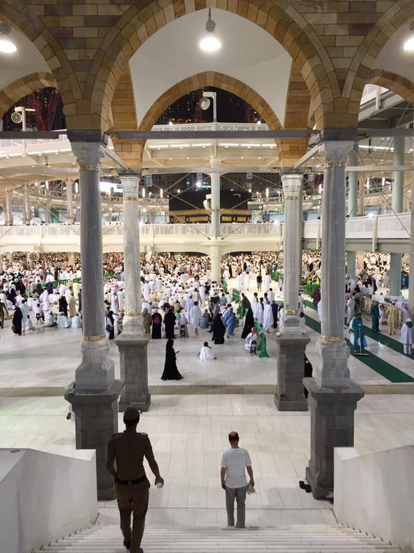 <p>Suudi Arabistan'ın ge&ccedil;tiğimiz aylarda hayatını kaybeden Kralı Abdullah Bin Abd&uuml;laziz'in talimatıyla başlatılan K&acirc;be'yi genişletme projesi kapsamında yıkılan Osmanlı revakları tekrar yerleştirildi.</p>
