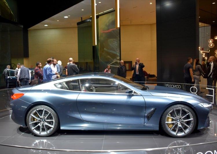 <p>Dünyanın en büyük otomobil fuarlarından olan ve bu yıl 67’ncisi düzenlenen Uluslararası Frankfurt Otomobil Fuarı (IAA) devam ediyor. 24 Eylül'de sona erecek fuarda, BMW 8 Konsept modeli de tanıtıldı.</p>

<p> </p>
