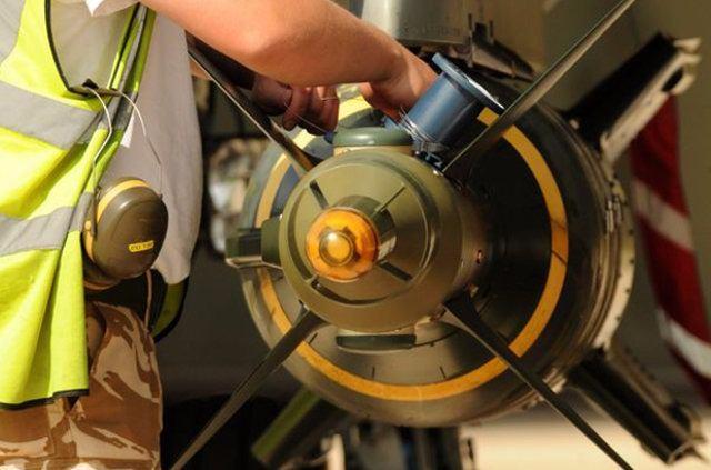 <p>Savaş uçaklarının kullandığı bomba:<br />
Paveway Bomb II</p>